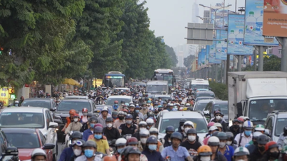 Use the bus to take passengers to the transfer station