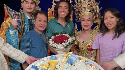 Minh Nhi និង Viet Huong ប្រារព្ធខួបកំណើតរបស់តន្ត្រីករ Nguyen Hoai Phuong បន្ទាប់ពីការសម្តែង "ស្វែងរកព្រះអង្គម្ចាស់"