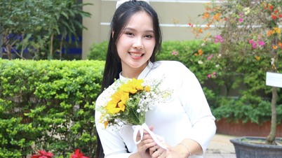 Nữ phó bí thư đoàn xinh đẹp: 'Em giải trí bằng cách lao vào công việc'