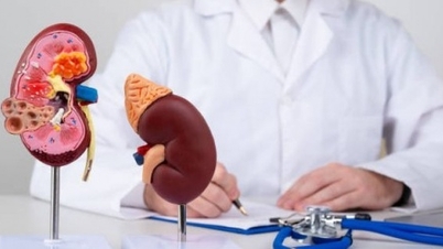 Trẻ bị suy tuyến thượng thận vì tự ý dùng thuốc đông y tăng cân