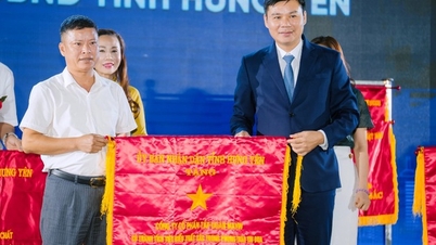 Tập đoàn Mavin nhận Cờ thi đua của UBND tỉnh Hưng Yên