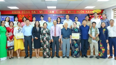 ពិធី​ប្រគល់​រង្វាន់​នៃ​ការ​ប្រឡង​ប្រជែង «សុខភាព​សាលា​ដើម្បី​គុណភាព​ធនធាន​មនុស្ស​របស់​ប្រទេស»