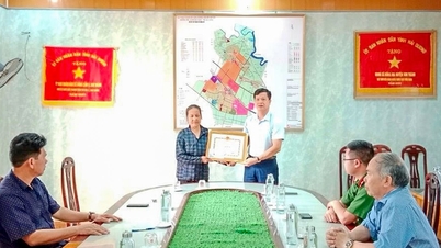រើស​បាន​លុយ​មួយ​ចំនួន​ធំ កសិករ​បាន​ទៅ​ប្តឹង​ប៉ូលិស​ឱ្យ​ជួយ​ស្វែងរក​អ្នក​បាត់​ខ្លួន ។