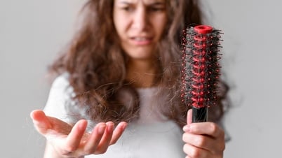 3 bệnh tiềm ẩn có dấu hiệu cảnh báo là rụng tóc