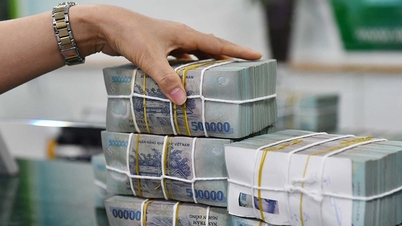 Shares likely to be delisted, chairman quickly sells out