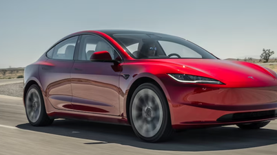Model 3 của Tesla nổi bật với tính năng đèn báo điểm mù