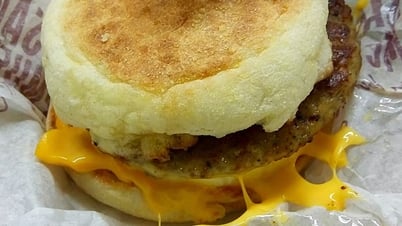 McDonald's បញ្ជាក់ថា ប៊ឺហ្គឺសាច់គោមិនមែនជាប្រភពនៃការចម្លងរោគ E.coli ទេ។