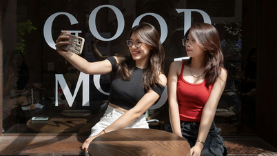 Beautiful complex like Korean town in Hanoi, attracts foreign visitors to check-in