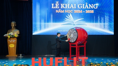 HUFLIT는 계속해서 교육 프로그램 품질 인증 표준을 충족하고 있습니다.