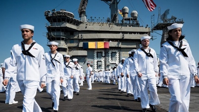 USS Dwight D. Eisenhower “về nhà” sau 9 tháng tác chiến ở Biển Đỏ