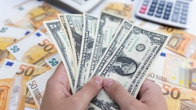 Đồng USD trượt dốc, thị trường vật lộn với đợt cắt giảm của Fed
