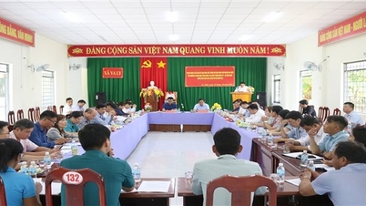 គណៈប្រតិភូការងារនៃគណៈកម្មាធិការជនជាតិបានធ្វើការជាមួយគណៈកម្មាធិការប្រជាជនស្រុក Sa Thay ខេត្ត Kon Tum ។