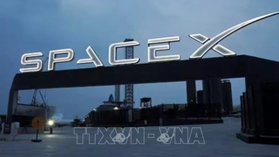 SpaceX របស់ Elon Musk បង្កើតប្រវត្តិសាស្ត្រជាមួយនឹងឧបករណ៍ជំរុញគ្រាប់រ៉ុក្កែតដែលអាចប្រើឡើងវិញបាន។