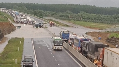 Phan Thiet - Dau Giay Expressway flooded: Whose responsibility is it?