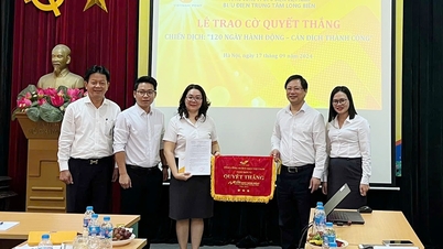 Đạt Cờ Quyết thắng “Chiến dịch 120 ngày hành động - Cán đích thành công”, Bưu điện Trung tâm Long Biên là minh chứng của sự nỗ lực sát sao của toàn đơn vị