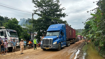 Quốc lộ 2 qua Hà Giang thông suốt sau 3 ngày bị quả đồi sạt lở sụp xuống