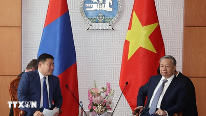 Vietnam's consistent policy is to attach importance to cooperative relations with Mongolia.