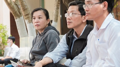 Mother is a worker hoping her child will pass the general practitioner exam