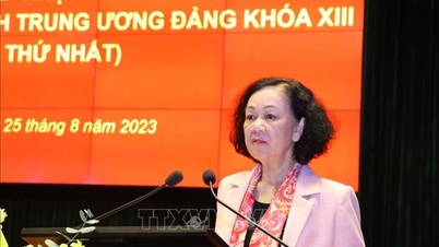 Bế giảng Lớp bồi dưỡng, cập nhật kiến thức đối với Ủy viên BCH Trung ương Đảng khóa XIII