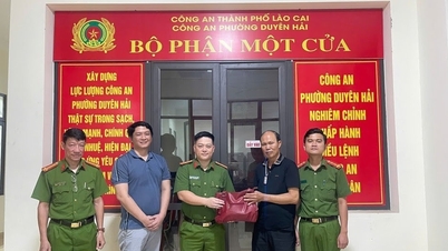 រក​ឃើញ​លុយ​៣០០​លាន​ដុង យុវជន​ក៏​នាំ​មក​ប៉ុស្តិ៍​ប៉ូលិស​ភ្លាម​ៗ