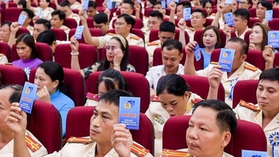 “Quyết chí lập công, tô hồng truyền thống”