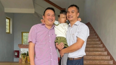 ប៉ូលីសជួយសង្គ្រោះក្មេងស្រីអាយុ 3 ឆ្នាំដែលស្ទើរតែធ្លាក់ពីលើយ៉រជាន់ទី 4 នៃសាលារៀន