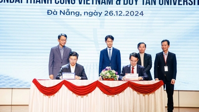 ក្រុមហ៊ុន Hyundai Thanh Cong ប្រទេសវៀតណាម និងសាកលវិទ្យាល័យ Duy Tan បានចុះហត្ថលេខាលើអនុស្សរណៈយោគយល់គ្នា - MOU ស្តីពីកិច្ចសហប្រតិបត្តិការក្នុងការបណ្តុះបណ្តាលធនធានមនុស្សប្រកបដោយគុណភាពខ្ពស់