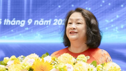 Hiệu trưởng Trường đại học Công nghệ thông tin khuyên sinh viên đừng chìm đắm trong mạng xã hội