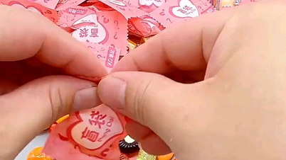 Xé túi mù có gì vui mà người trẻ thức coi đến 2h sáng?