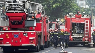 Incendie dans une maison au centre de Ho Chi Minh-Ville, de nombreuses personnes coincées ont été secourues