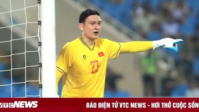 Why did coach Kim Sang-sik remove Dang Van Lam from the Vietnam national team?