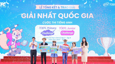 ពិធីប្រគល់រង្វាន់ការប្រកួតភាសាអង់គ្លេសសម្រាប់សិស្សបឋមសិក្សា និងមធ្យមសិក្សា