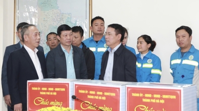 Vice Chairman of Hanoi People's Committee Nguyen Trong Dong visited and wished a Happy New Year in Soc Son district