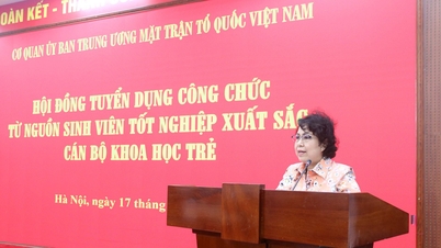 Tuyển dụng công chức từ nguồn sinh viên tốt nghiệp xuất sắc, cán bộ khoa học trẻ