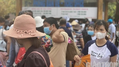 Adults and children jostle at entertainment spots in central Ho Chi Minh City