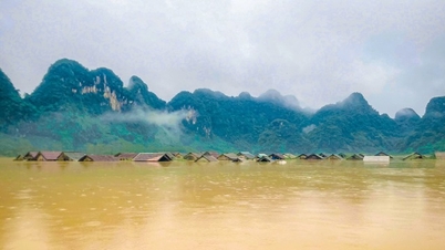 ฝนตกหนักน้ำท่วมบ้านนับร้อยหลัง