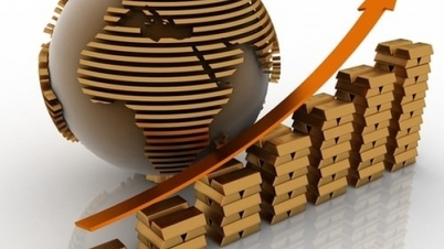 Giá vàng tăng vọt, cú thoát ngoạn mục khỏi cái bóng của USD, sắp chạm mốc 3.000 USD, vàng nhẫn chốt lời