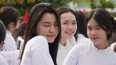 Nữ sinh Đà Nẵng rạng ngời trong ngày khai giảng