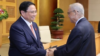 Prime Minister Pham Minh Chinh receives former Chairman and Founder of Infosys Corporation India