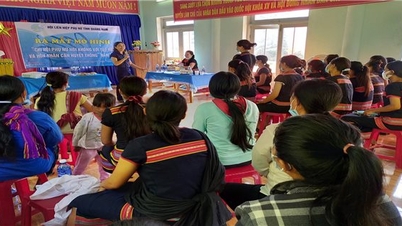 Phước Sơn (Quảng Nam) nỗ lực kéo giảm tình trạng tảo hôn: Tay ẵm tay bồng ru con bên cánh nôi buồn…(Bài 1)