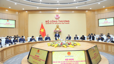 Minister Nguyen Hong Dien emphasized that Market Management must absolutely not leave management areas vacant, ...