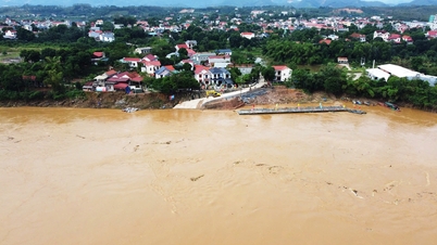 Khẩn cấp tháo cầu phao Phong Châu