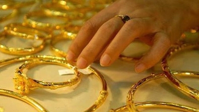 Gold prices continue to 'anchor' at high levels