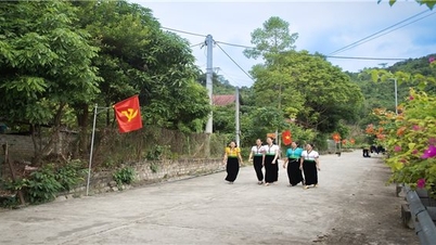 មឿងម៉ូ រីកចម្រើន