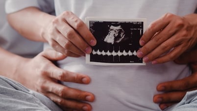 Vợ chồng U50 có con được không?