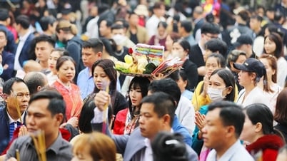 ប្រាសាទ Au Co ស្វាគមន៍អ្នកទស្សនារាប់ម៉ឺននាក់ក្នុងថ្ងៃគម្រប់ខួបនៃការស្លាប់របស់ Au Co