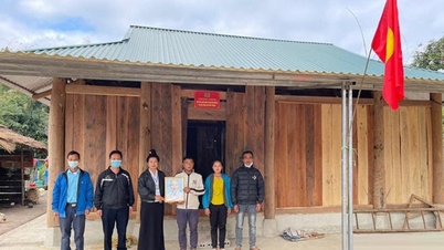 Đẩy nhanh tiến độ làm nhà cho người nghèo
