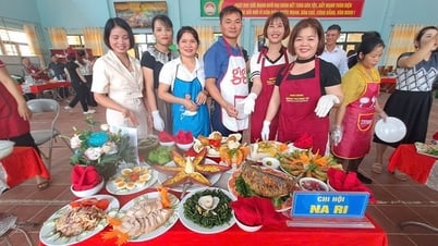 Die Leute strömen zu einem Ort in Thai Nguyen, um 101 köstliche Gerichte aus Berghuhn zu sehen.