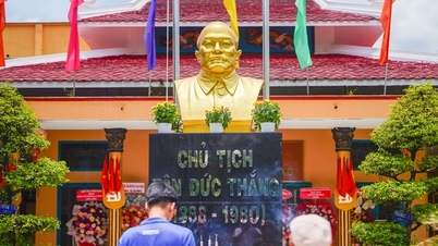 ការ​បិទ​ផ្ទះ​ឃុំ​ពិសេស​ដែល​ទាក់​ទង​នឹង​សកម្មភាព​បដិវត្តន៍​របស់​ប្រធាន​ Ton Duc Thang