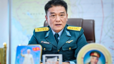 새로운 상황에서 임무 요구 사항을 충족하기 위해 강력하고 현대적이며 정예적인 공군을 구축합니다.